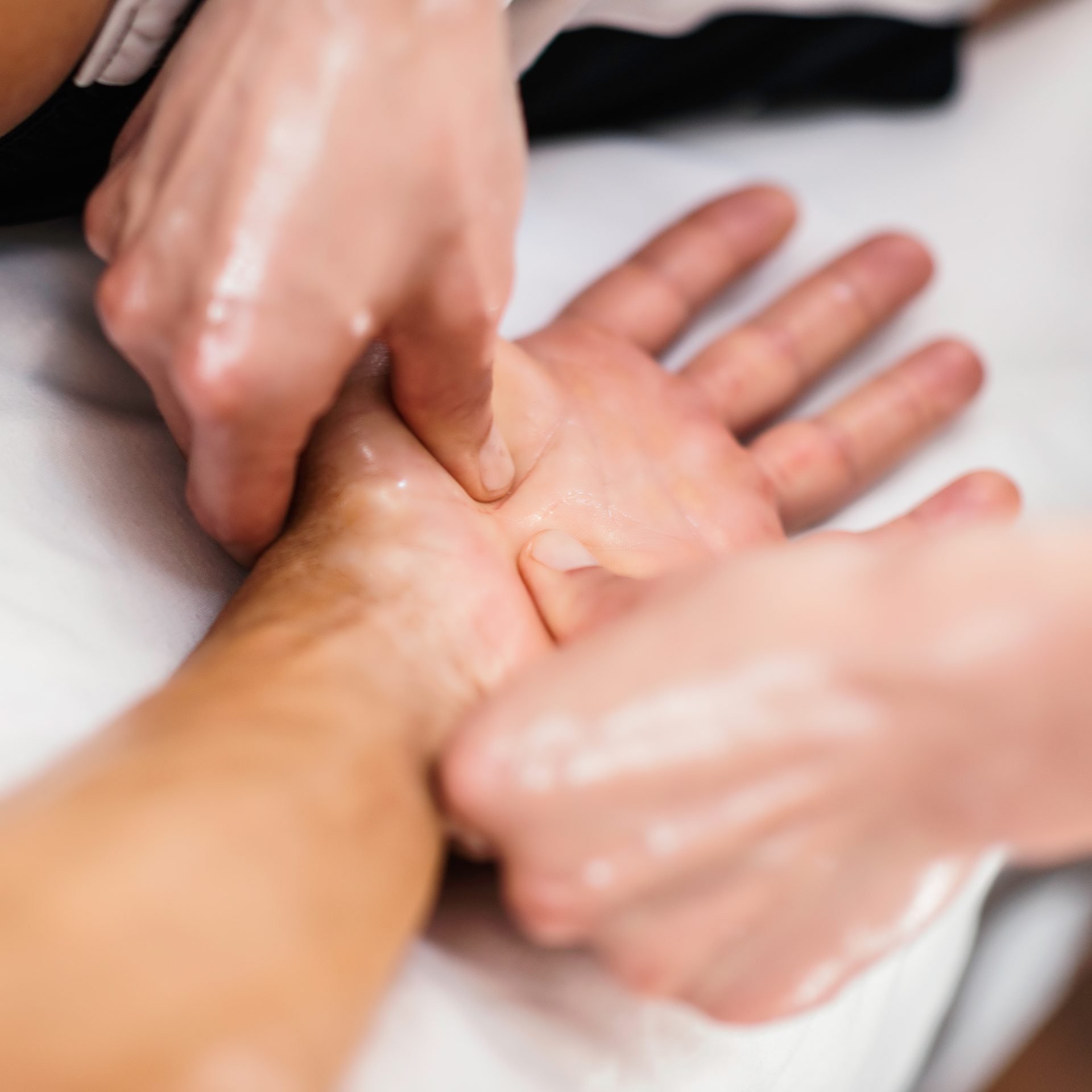 palm-massage-physical-therapist-doing-massage-of-2021-08-26-16-53-17-utc (1)